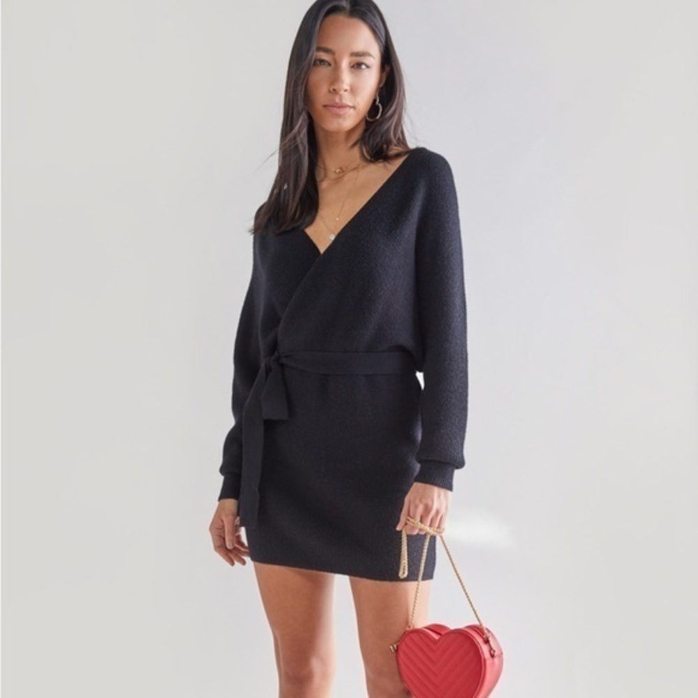 Black Ruched V-Neck Surplice Mini Dress Large